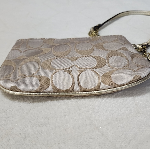 Coach Poppy Wristlet - Picture 6 of 9